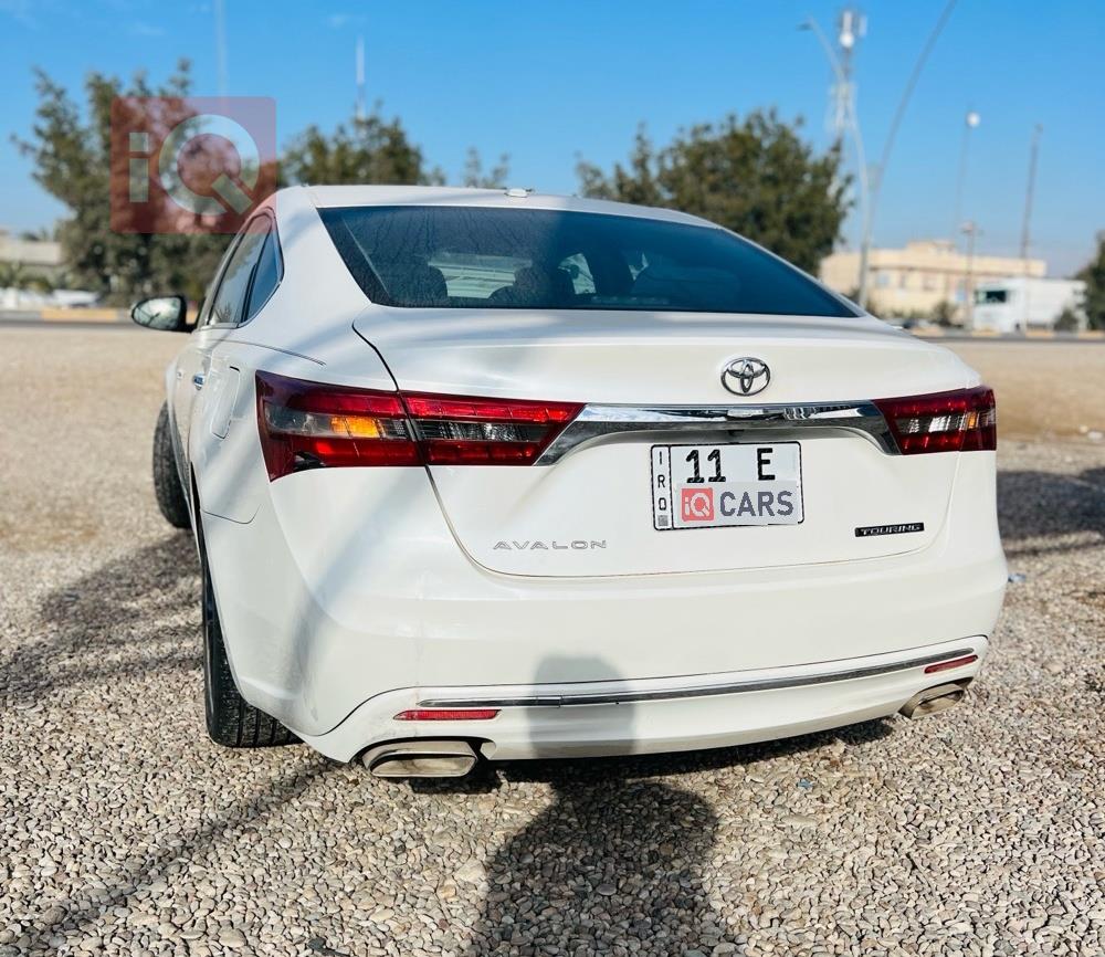 تويوتا أفالون